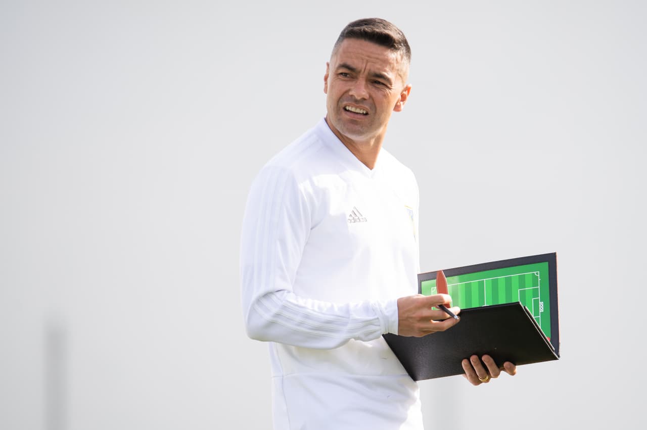 Juninho se integró al cuerpo técnico de Ricardo Ferretti en Tigres, club del que fue jugador y en el que ahora aporta su experiencia a sus compañeros en medio de los entrenamientos para el Clausura 2019.