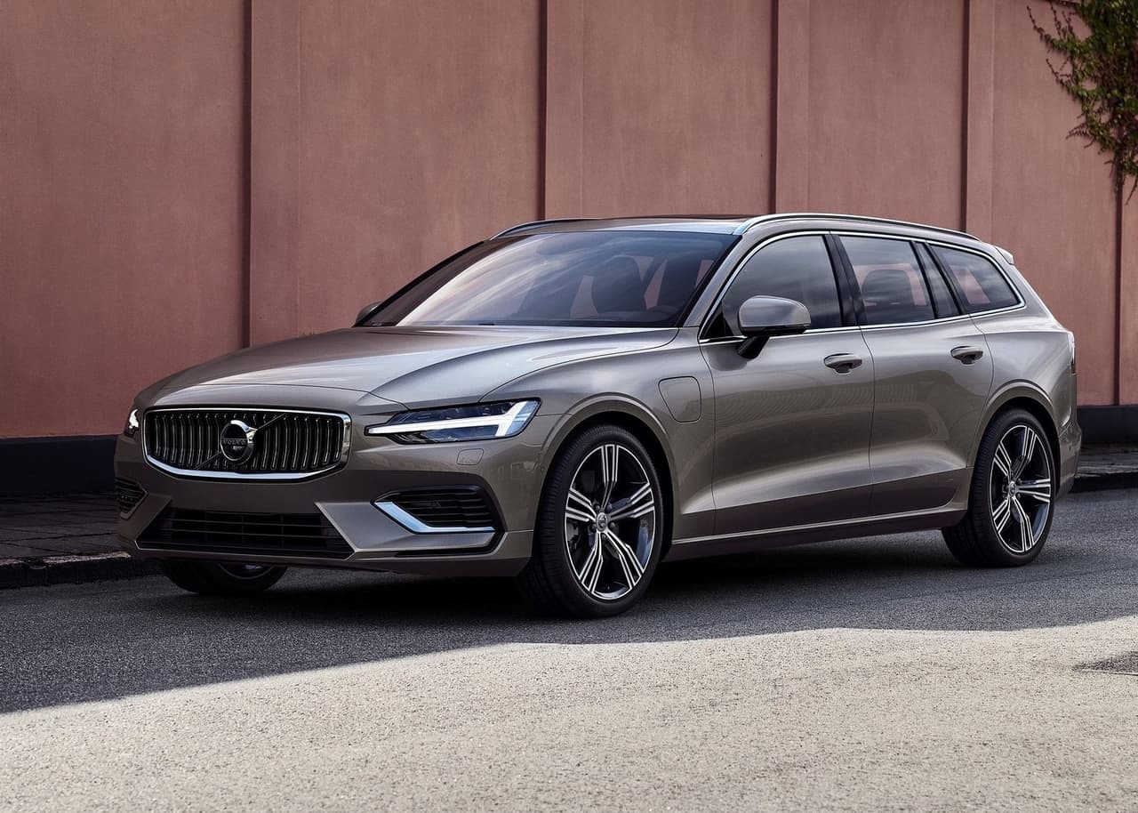 <h3 class="cms-H3-H3"><b>10. Volvo V60 y V90</b></h3>
<br>
<br>En Estados Unidos, los station wagons son una especie en peligro de extinción, mientras que las SUVs se posicionan como las favoritas del mercado (con permiso de las pickups). Bajo esta lógica, Volvo decidió retirar las variantes wagon del V60 y V90 a partir de 2022, mientras deja disponible sus versiones SUVs.
<br>