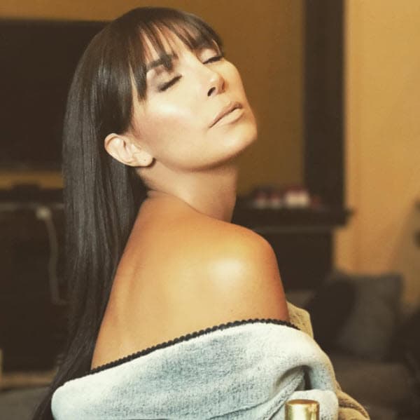 Ahora es morena, con esta fotografía sorprendió a sus seguidores en las redes sociales.