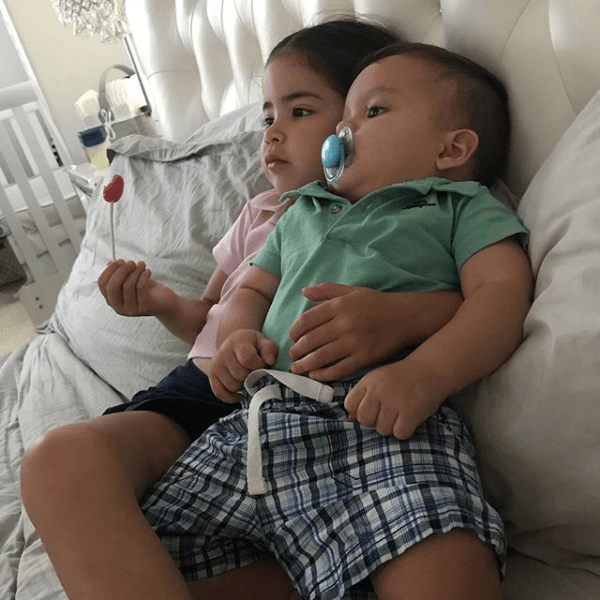 En su publicación de Facebook describió cómo se sintió al estar lejos de sus pequeños: "Me siento rara, triste, siento que me falta algo, un pedazo de mí. Extraño mucho a Giulietta y Gael".