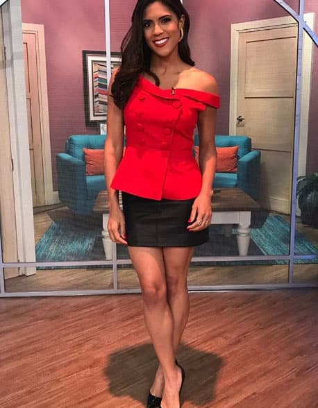 ¿Qué tal el look de Francisca Lachapel? No cabe duda que el rojo le sienta bien.