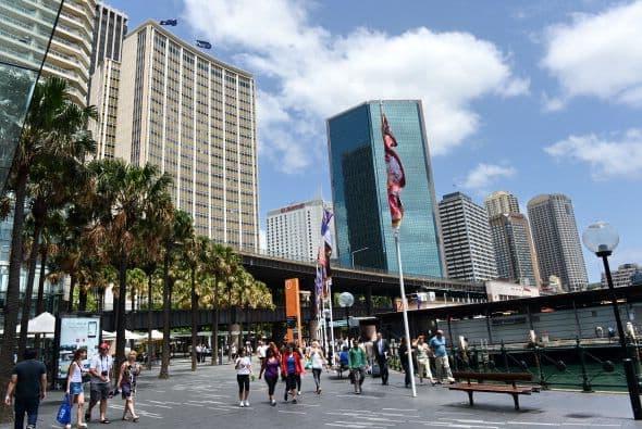 Australia ha logrado ser de los pocos países que han reducido el consumo del tabaco en la población, con campañas publicitarias y aumento de impuestos de este producto, lo que también ha mejorado la calidad de vida de los Australianos.