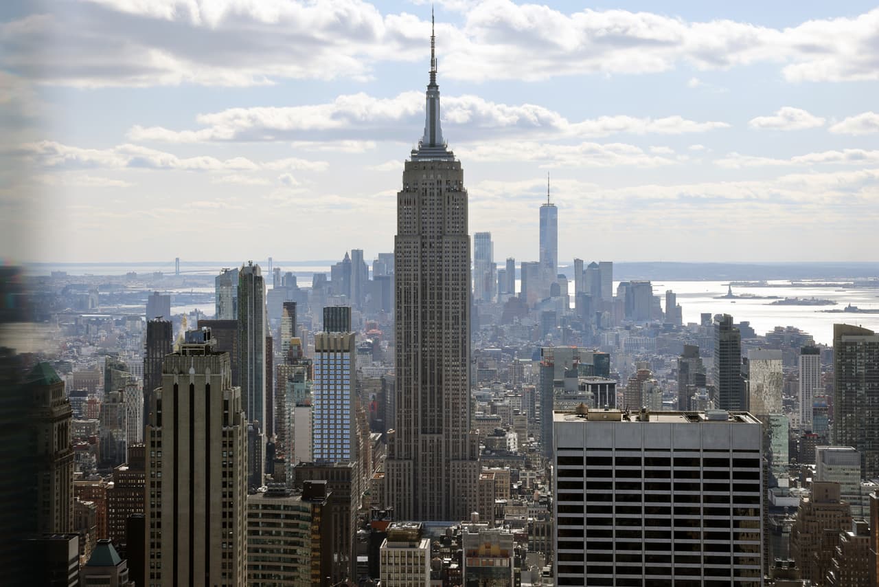El Empire State Building es un símbolo de optimismo y resistencia. Fue una de las primeras atracciones públicas en reabrir tras el cierre del año pasado debido a la pandemia dde coronavirus.