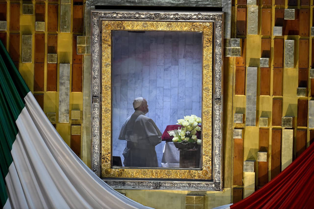 El Papa se encontró con la Morenita del Tepeyac y la admiró por más de 20 minutos.