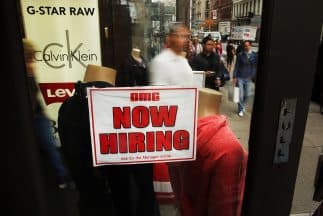 Las inscripciones semanales por desempleo, en su nivel más bajo en 14 años