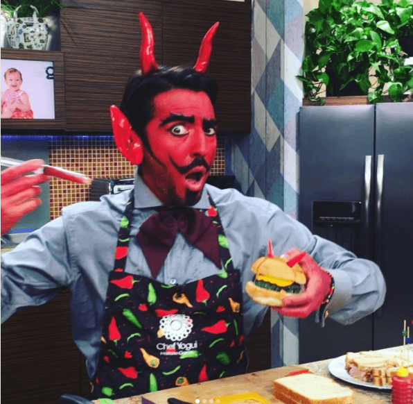 El chef Yogui Mariano Garcés, quien preparó unas divertidas recetas para celebrar Halloween.