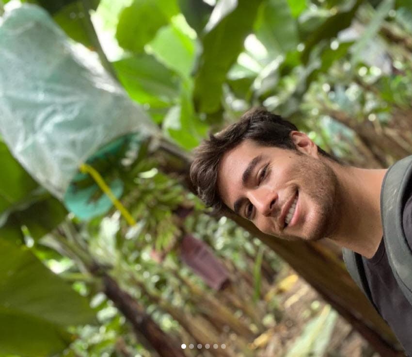 "Crecí escuchando a los grandes bananeros hablar de su negocio, no puedo creer que
<b> hoy estoy convirtiéndome en uno de ellos</b>. No lo estoy logrando solo. Hoy todos mis hermanos suman en esta gran logística. Gracias a los Carrera", escribió.
<br>