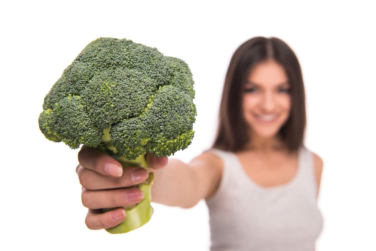 Consumirlo reduce el riesgo de padecer infecciones respiratorias y estomacales. Contiene antioxidantes que te ayudarán a tener una piel sana, prevenir enfermedades crónicas y recudir los niveles de estrés.