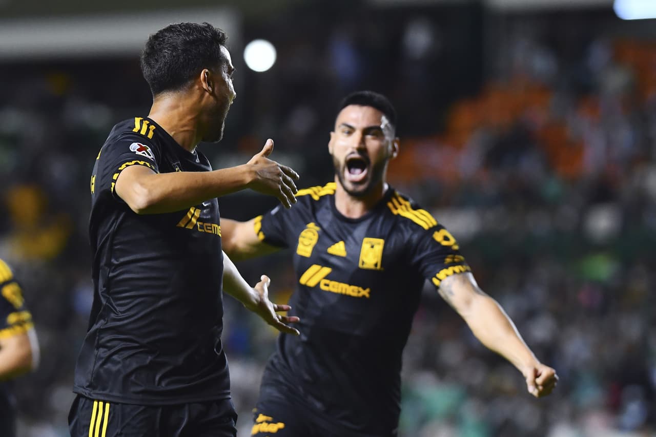 Al cuarto de hora, Tigres encontraba el empate por medio de Diego Reyes en un balón parado. León tendría que remar contra la corriente de nuevo.