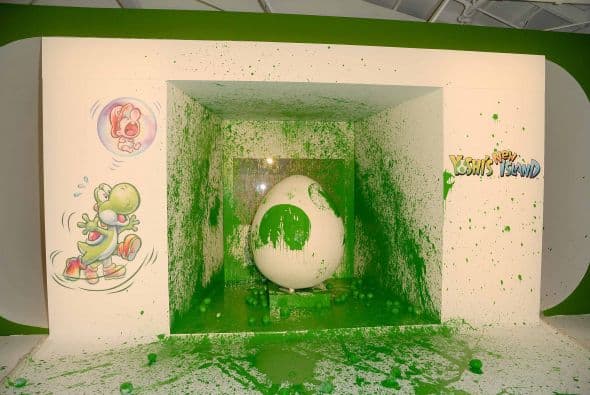 El divertido Yoshi ofreció una fiesta súper divertida que llenó de color el día mientra decoraban el gigantesco huevo ícono del nuevo juego del personaje. ¡Así bautizaron el videojuego!