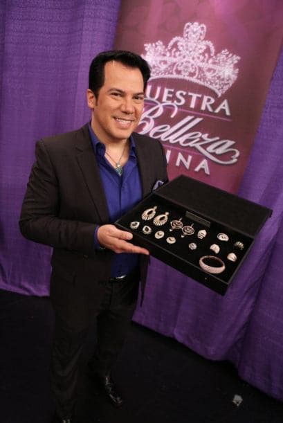 Ha trabajado con grandes estrellas de Hollywood como Angelina Jolie.