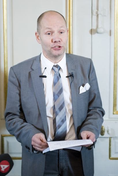 La Academia reconoce el gran trabajo del escritor latinoamericano a 47 años de la publicación de una de sus más grandes novelas y con la que logró fama mundial, "La ciudad de los perros".