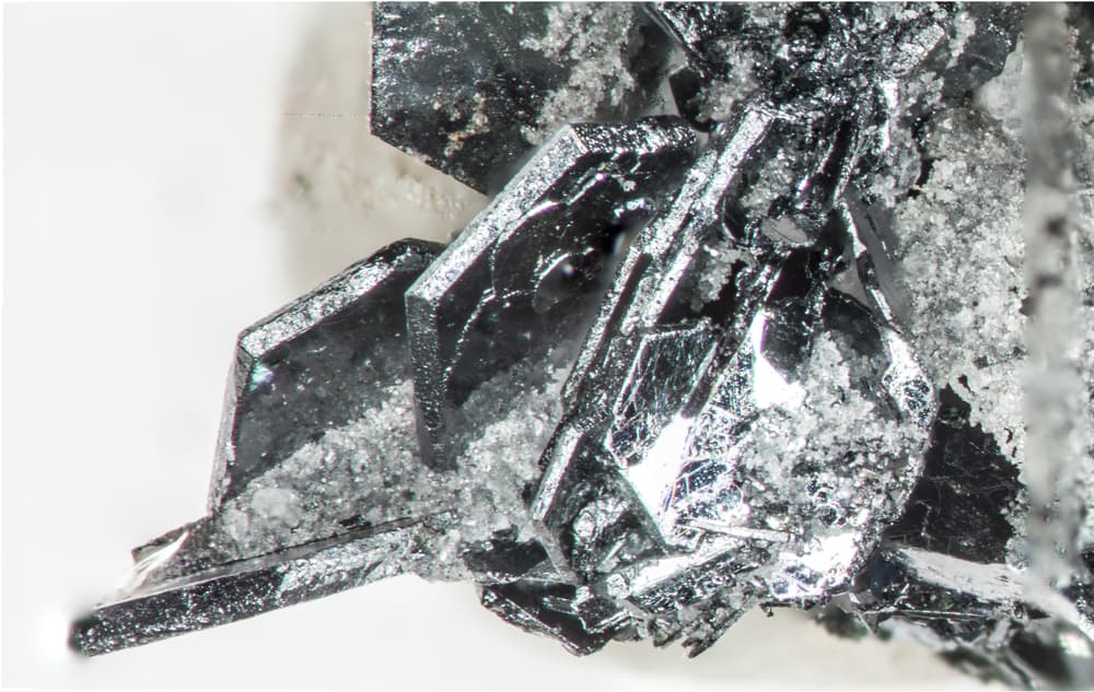 Se cree que es la 'piedra de la mente' porque aumenta tu concentración, el enfoque, potencia la voluntad y la fiabilidad, así como tu autoconfianza, la buena memoria y la agilidad mental.