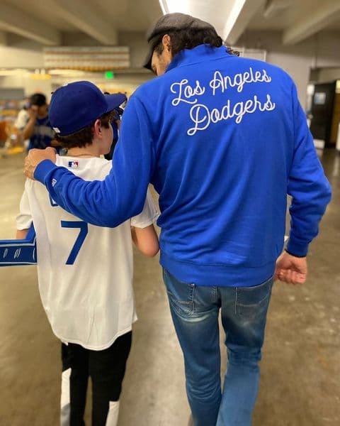 Consciente de que el menor de los 
<b><a href="https://www.univision.com/entretenimiento/celebridades/asi-han-crecido-los-hijos-de-ana-barbara-incluidos-los-de-mariana-levy-fotos">hijos de Ana Bárbara</a></b> se desenvuelve inevitablemente en el medio artístico, que implica aspectos complejos y a veces negativos, Reyli puntualizó cómo lo protege. 
<br>