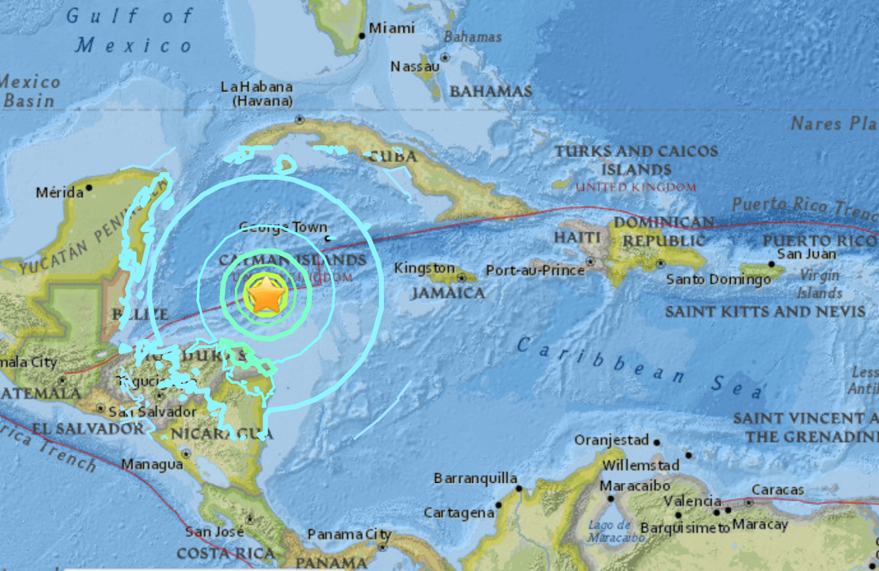 Un fuerte sismo de 7.6 de intensidad afecta el Caribe frente a las costas de Honduras
