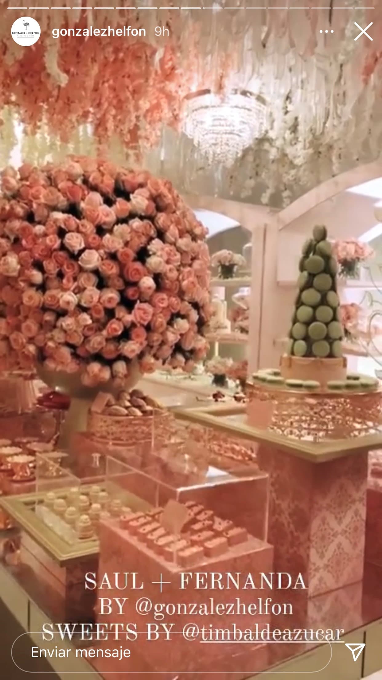 El ambiente de la fiesta resaltaba, además, con las fuentes y elegantes mesas de dulces para degustación de los invitados. 
<br>