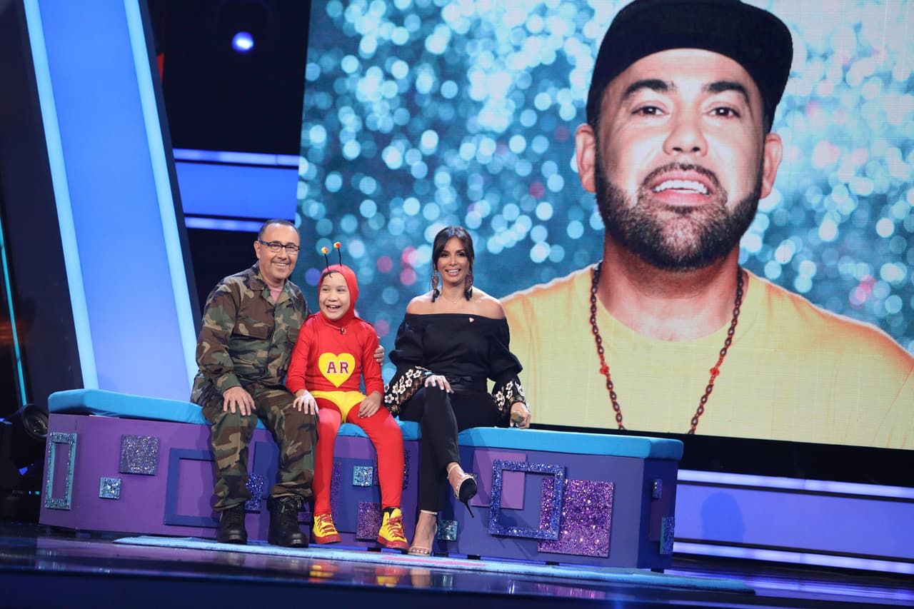 Fernando Arau fue el encargado de acompañar a Ángel durante su actuación.