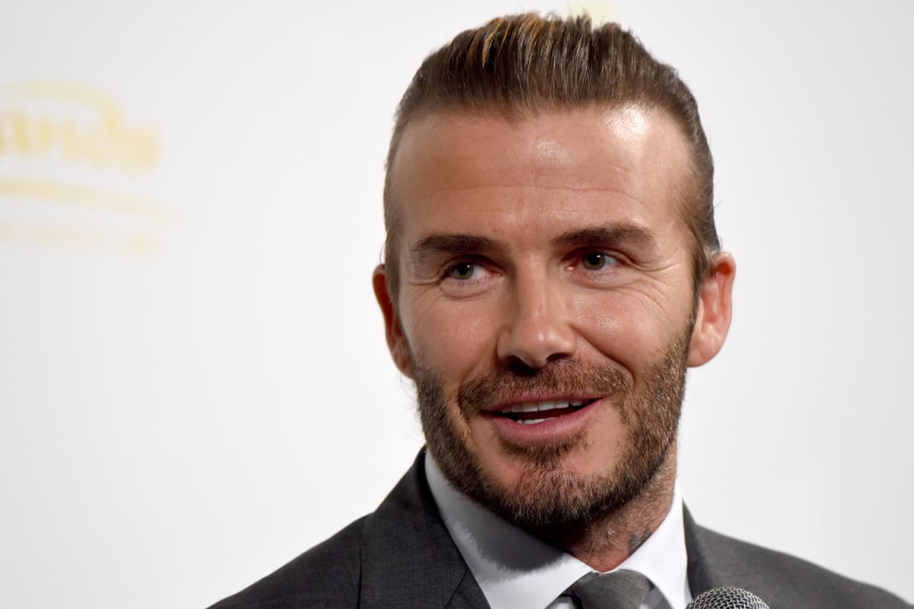 Innovador en peinados, imponente por sus tatuajes y fashionista por su ropa, el inglés David Beckham se roba las miradas en cada lugar al que va. Desde sus primeros pasos en el Manchester United hasta ahora, como empresario del fútbol en la MLS con el nuevo equipo de Miami.