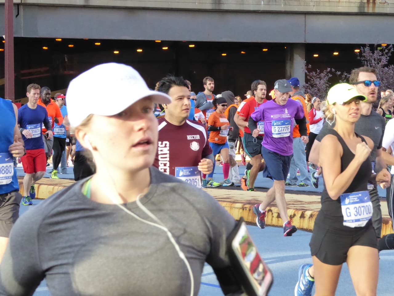 Miles de corredores de más de 100 país se dieron cita en el Maratón de Chicago desde muy temprano. Mira imágenes del ambiente que se está viviendo en este evento deportivo.
