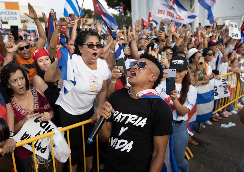 Así como ha sucedido en países como Puerto Rico, Colombia y México, las celebridades toman un importante papel con sus opiniones al momento de incentivar al pueblo a protestar y Cuba no ha sido la excepción.