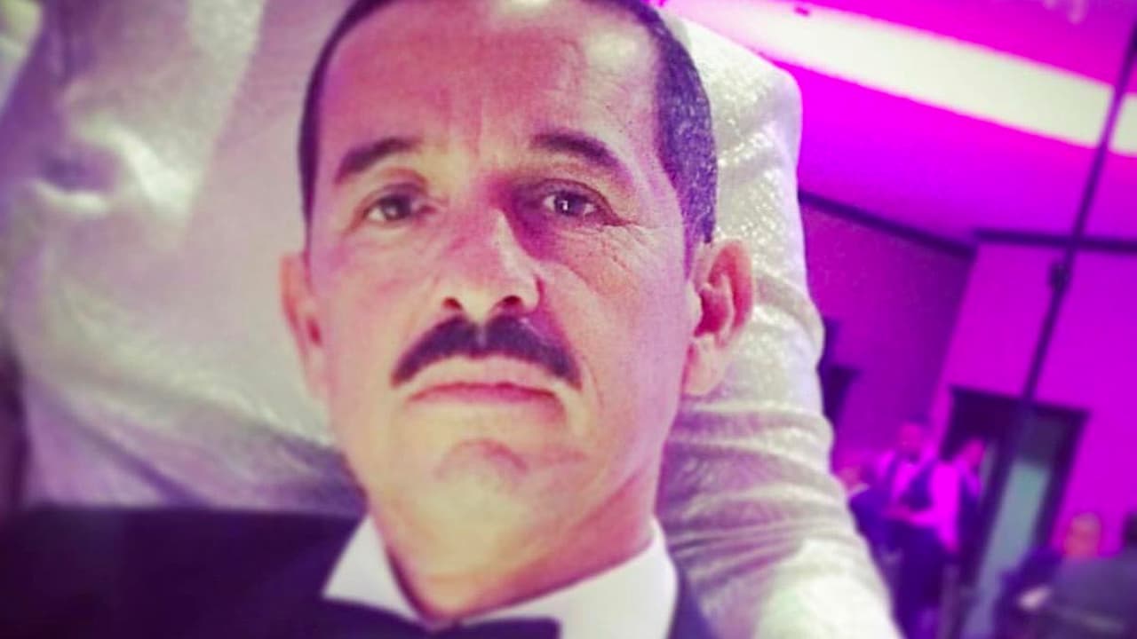 <b>Deysy Ríos: </b>Reportera de Noticias 45
<br>"(Este) es mi papá. Su nombre es Rubén Ríos, me enseñó que en la vida lo único que te sacará adelante, además de estar positivos pese a las circunstancias, es el trabajo, la dedicación y la autenticidad".