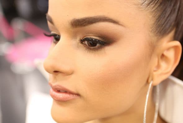 La dominicana se ha ido para arriba, logrando impresionar al difícil jurado y público. Muchos creen que ella podría coronarse como la nueva reina. ¿Lo logrará? Mira cómo ha sido su paso a lo largo de la competencia.