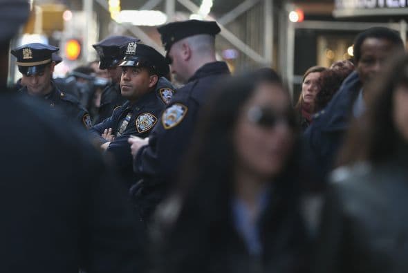 Elementos de seguridad de Estados Unidos, se movilizaron en distintas partes del país, principalmente en la ciudad de Nueva York. Mira aquí más información de la tragedia del maratón de Boston.