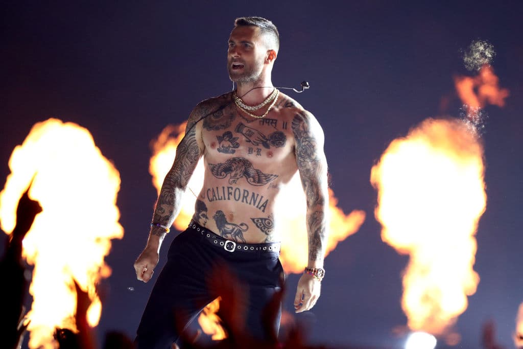 Un show a la altura del Super Bowl fue el brindado por Adam Levine y Maroon 5 en Atlanta.
