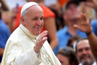 Latinos celebran la canonización del fundador de misiones católicas en California