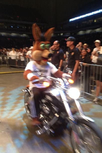 Photos: Spurs Championship Alamodome Celebration 2014
