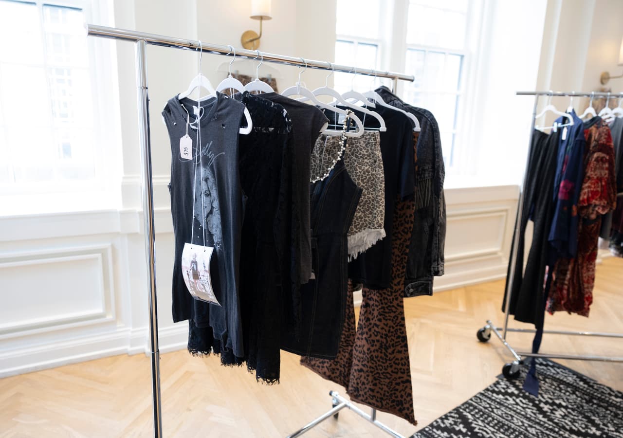 Tienes ropa y productos aún con etiquetas.