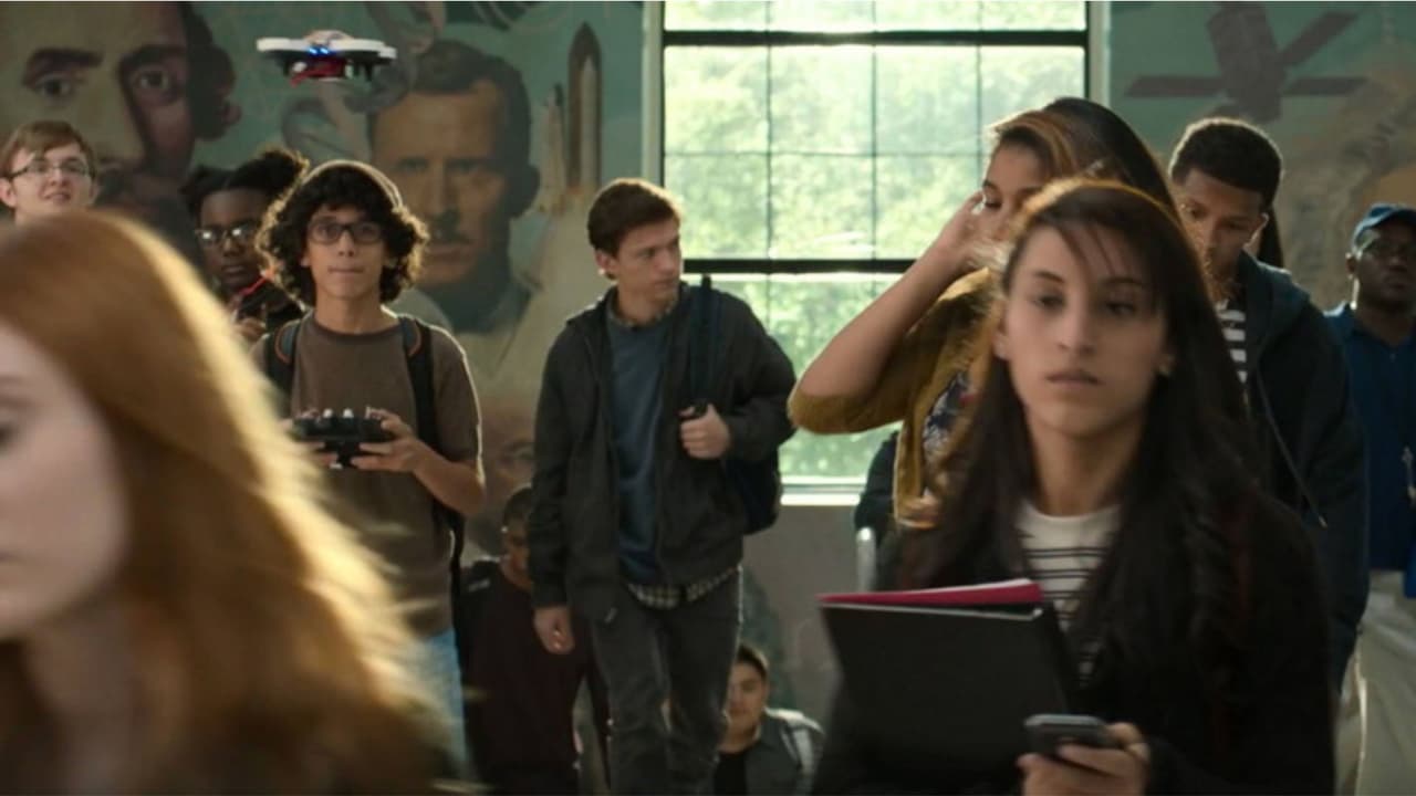 El padre de Tony Stark figura en el mural de la escuela.