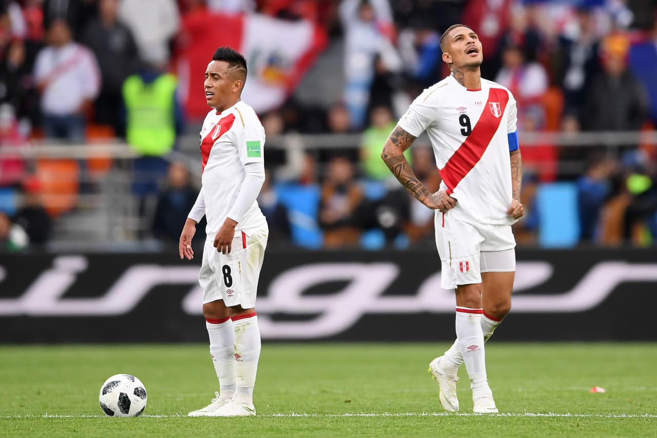 Paolo Guerrero fue otro que quedó a deber luego de tanto pelear para que pudiera jugar en el Mundial. El goleador solo pudo anotar una vez en el último juego y Perú se tuvo que conformar con cantar dos goles en un grupo donde se le veían posibilidades de avanzar a la siguiente ronda.
