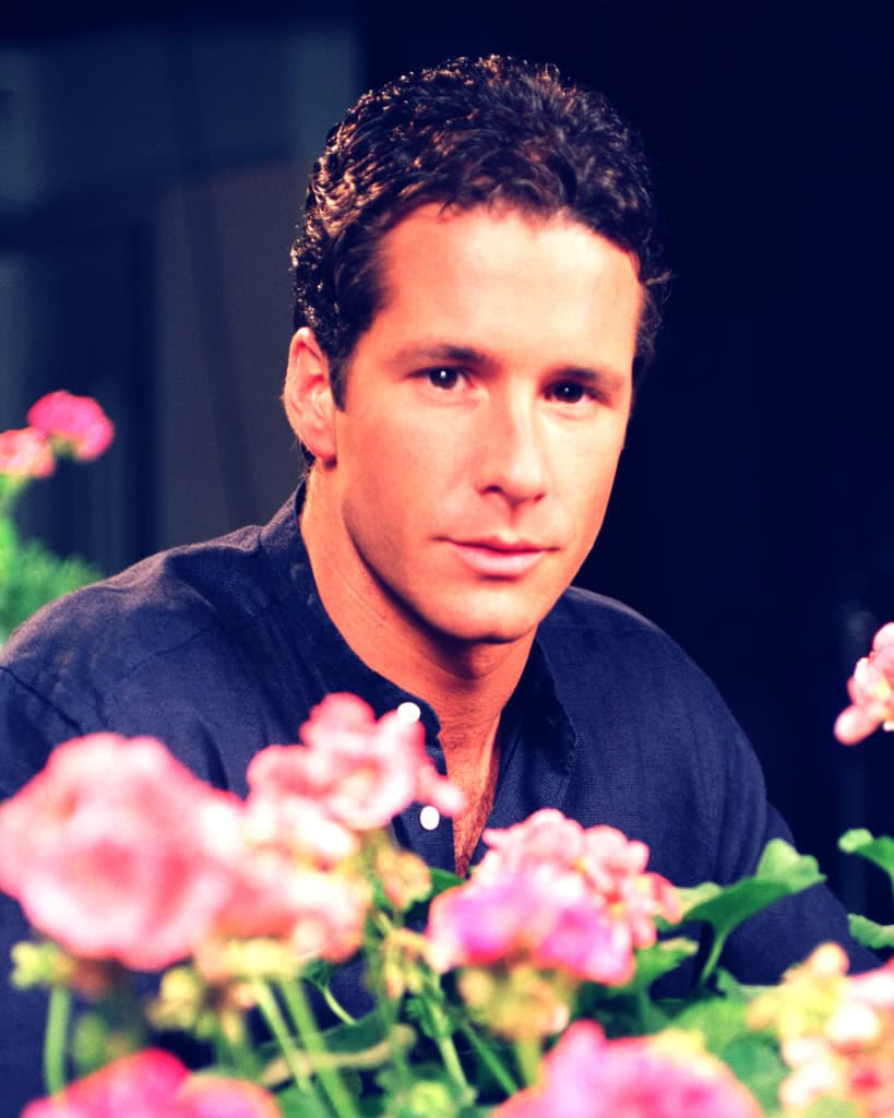 "De Adela me enamoré tal vez porque venía de un divorcio y quería enamorarme de algo parecido a lo que había sido mi primer matrimonio", relató el artista en la entrevista con el presentador Gustavo Adolfo Infante.