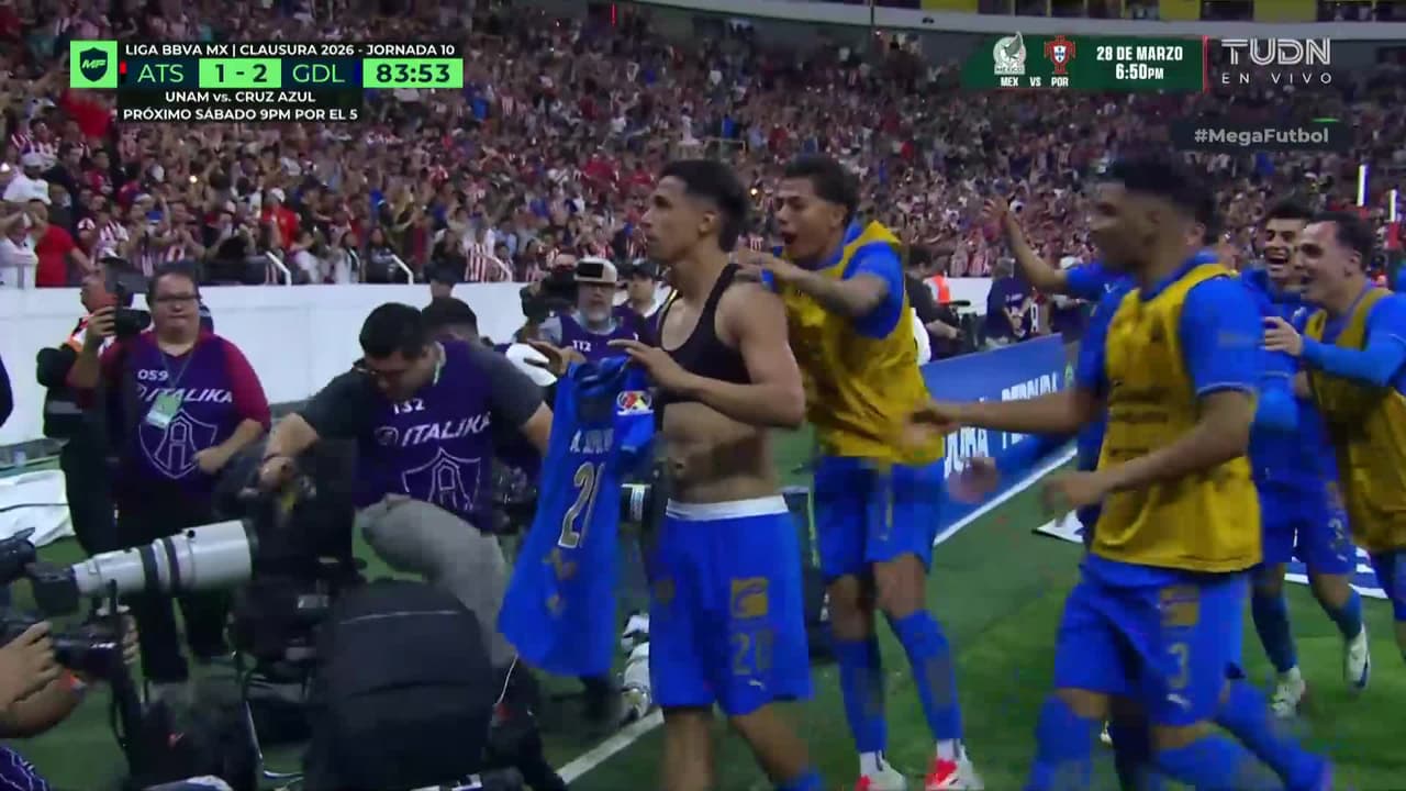 ¡Gol de Chivas! El Ángel del gol ejecuta desde el punto penal y pone el 1-2