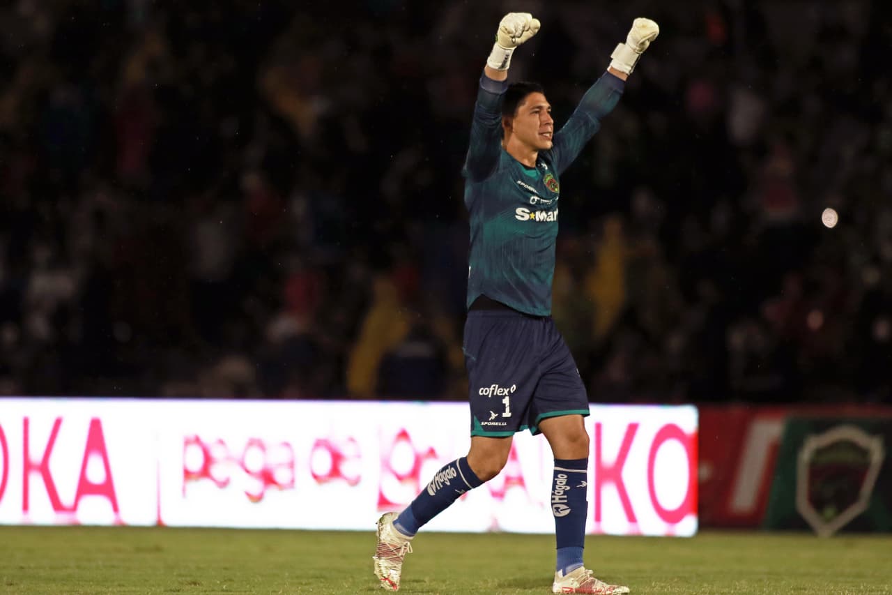 Cuando parecía que Tijuana se iría con ventaja al descanso, una falta en el área daba esperanza a los locales.