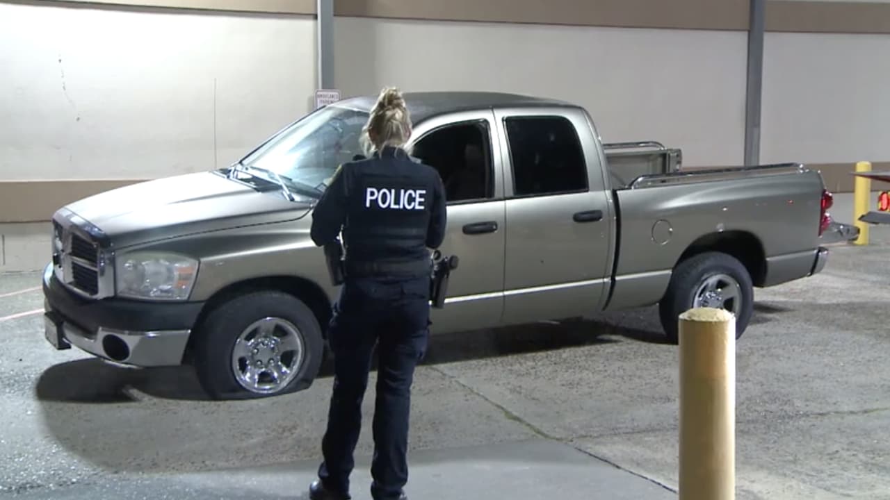 Hasta el hospital llegó la policía y también al lugar donde se registró el ataque a balazos.