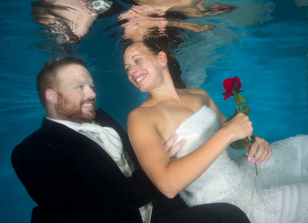 Por su parte, Keith dijo: “Me encantan las fotos bajo el agua. Fue una magnífica oportunidad de capturar imágenes únicas para celebrar nuestro negocio y nuestro amor al mismo tiempo”.