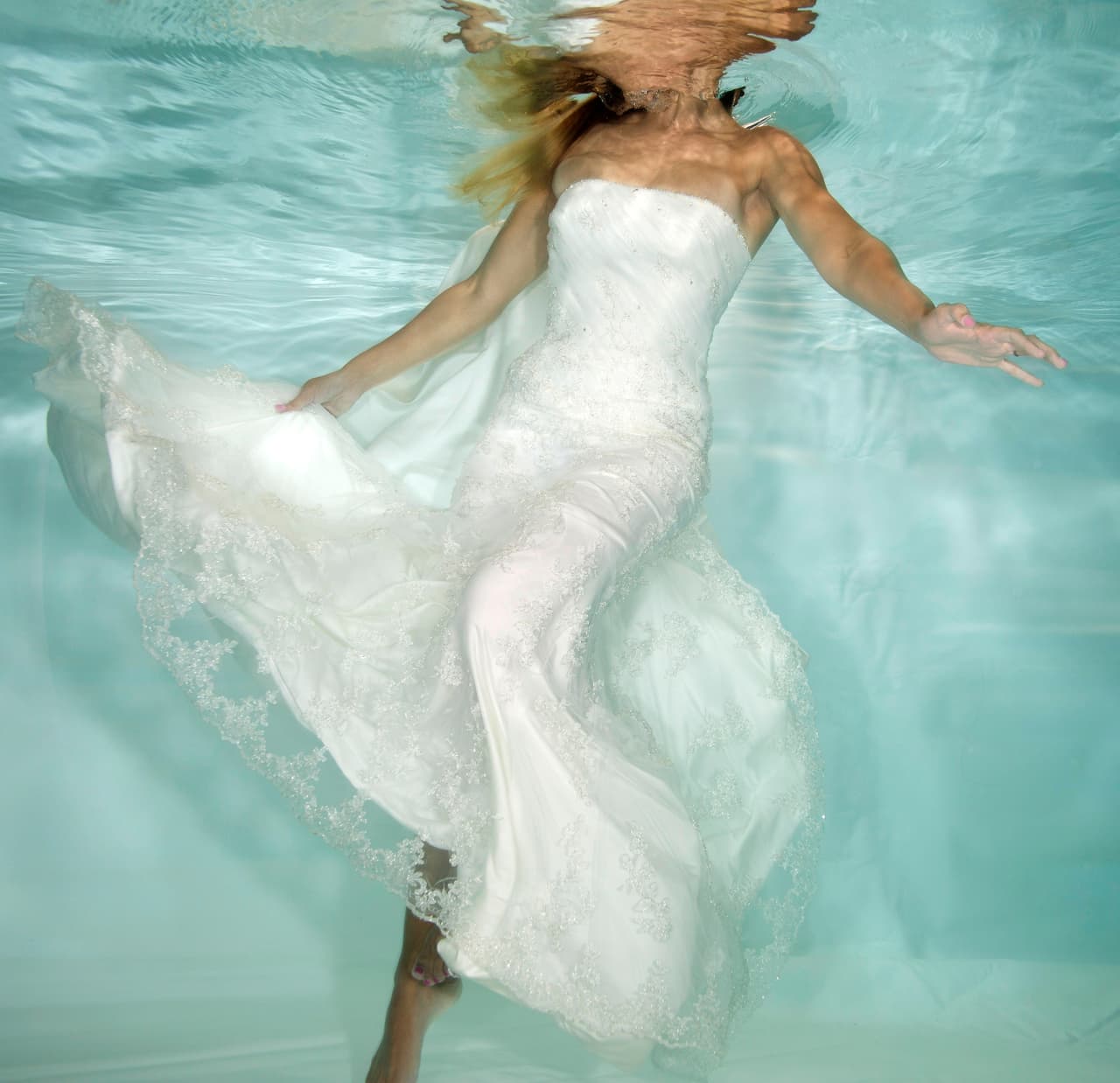 Las hicieron para celebrar el sexto aniversario de contraer matrimonio.