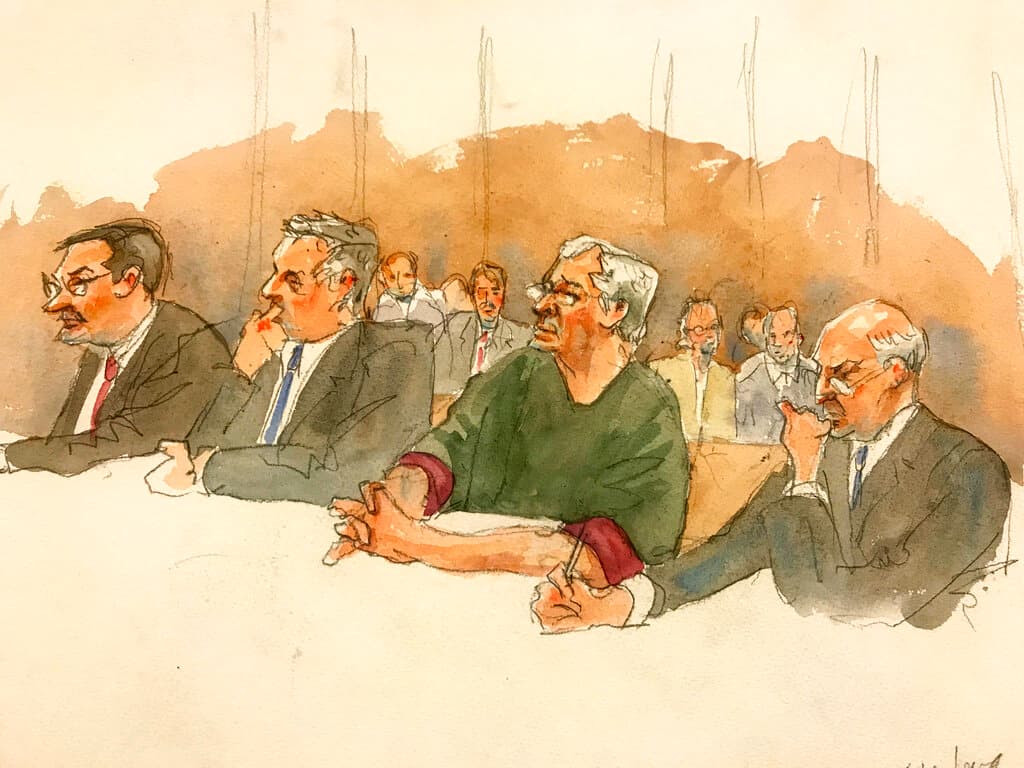 En el círculo de Epstein también se encontraban otros famosos como los actores Dustin Hoffman, Alec Baldwin o Ralph Fiennes, así como la duquesa de York, Sarah Ferguson, exesposa del Príncipe Andrés, el director de cine Woody Allen, y hasta el cantante Phil Collins. En la imagen durante una audiencia en una corte federal en Nueva York el pasado 18 de julio.