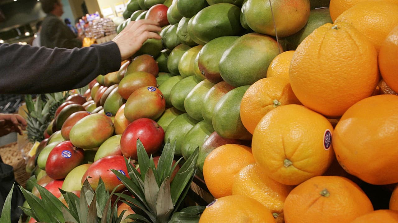 California anuncia ajustes en CalFresh que impactarán a miles de beneficiarios del programa alimentario