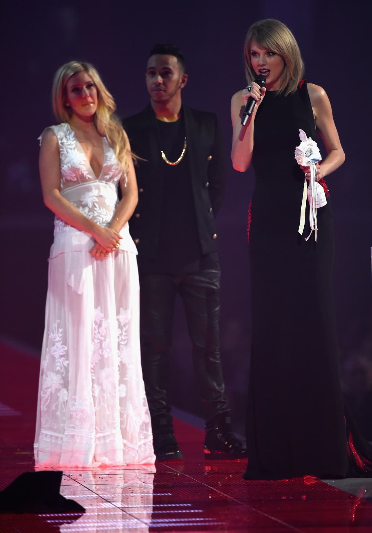 La amistad entre las cantantes Taylor Swift y Ellie Goulding siguió intacta a pesar de que ambas tuvieron una relación sentimental con Calvin Harris.