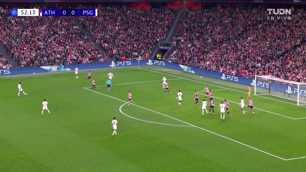 ¡TIRO ATAJADO! disparo por Warren Zaïre-Emery.