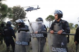 Elementos de la policia federal.
