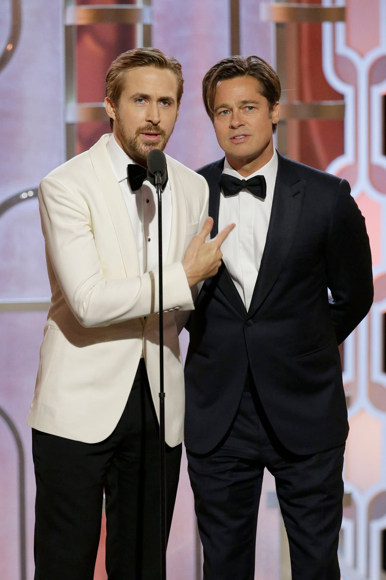 Ryan Gosling fingió que le caía mal Brad Pitt durante su segmento, presentando su cinta 'The Big Short'.