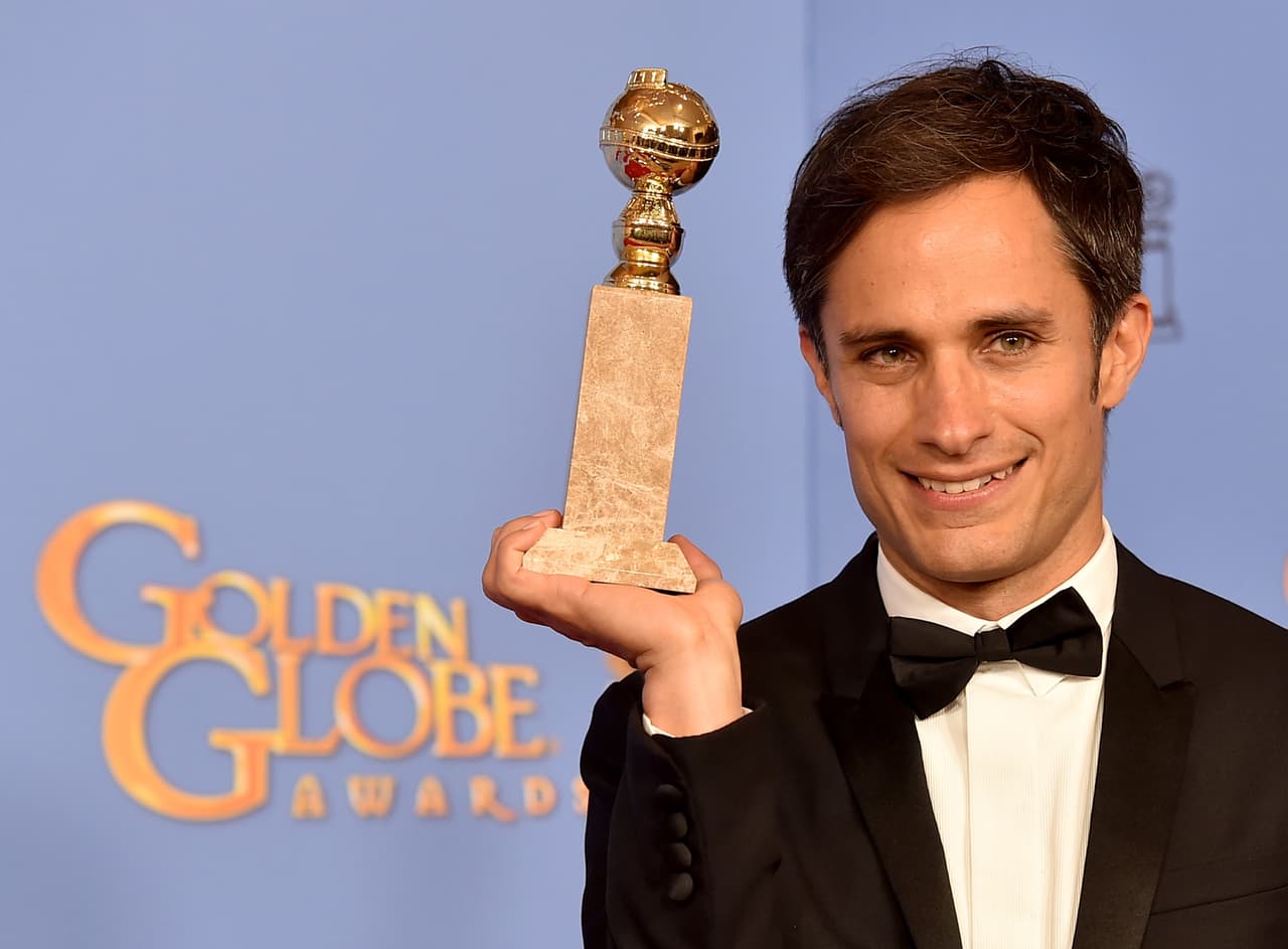 Gael cargando su Globo en backstage.