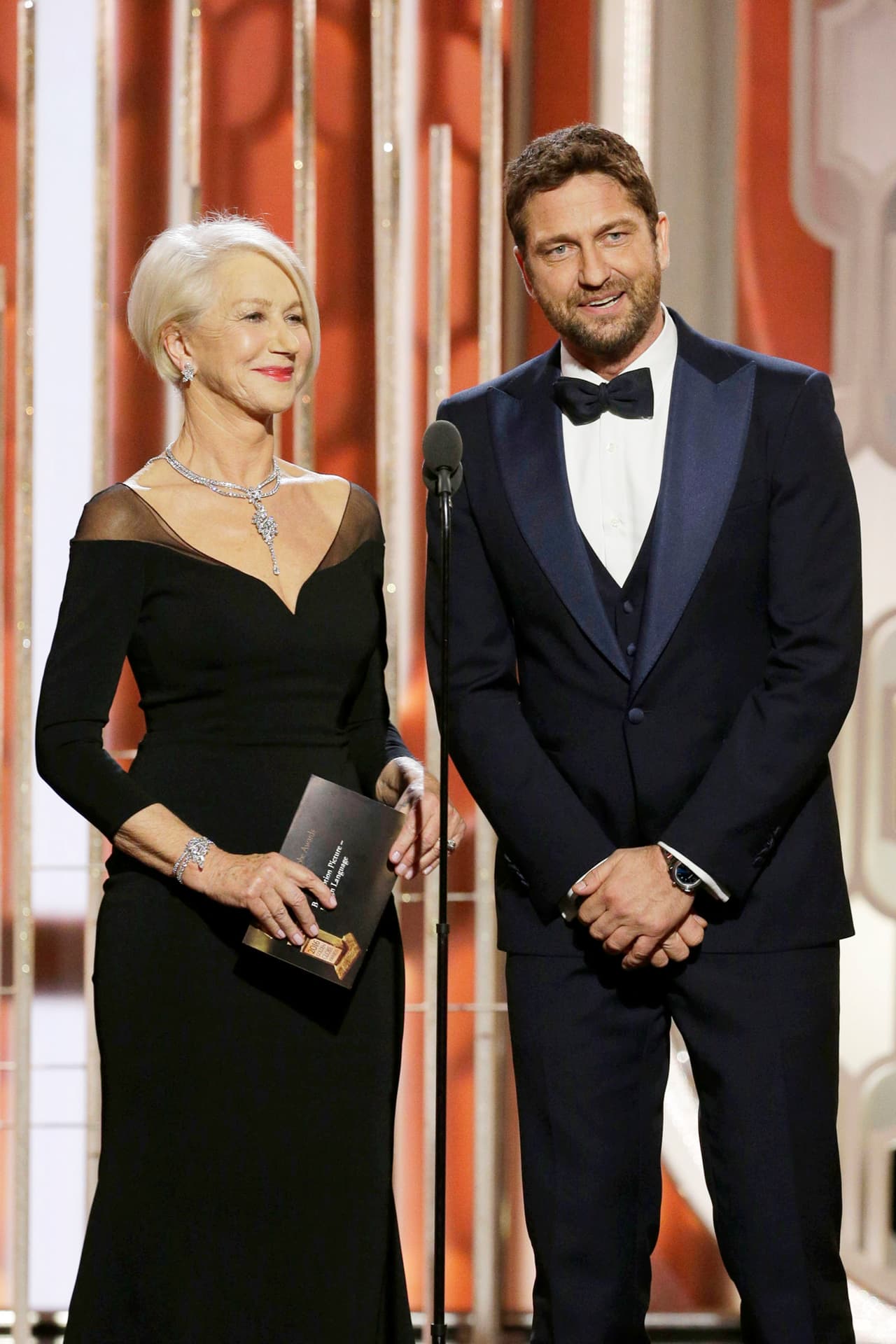 Helen Mirren y Gerard Butler anunciaron la terna a Mejor cinta extranjera.