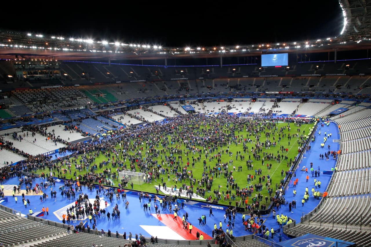 Así se fue llenando la cancha del Stade de France.