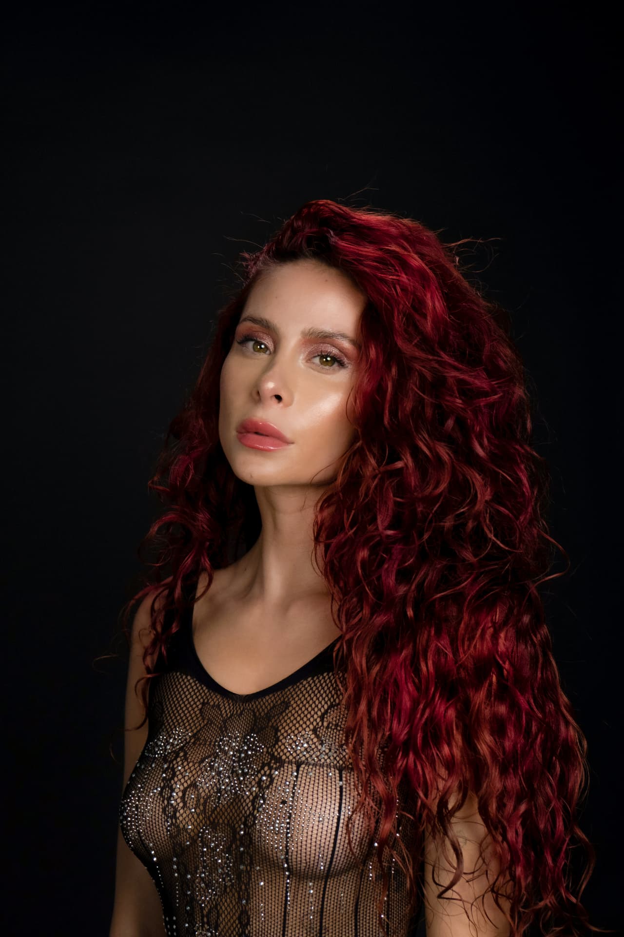 <h2 class="cms-H2-H2">Cami</h2>
<br>Cantante y compositora chilena nominada en la categoría Mejor Video Musical Versión Corta por el tema 'Mía'.