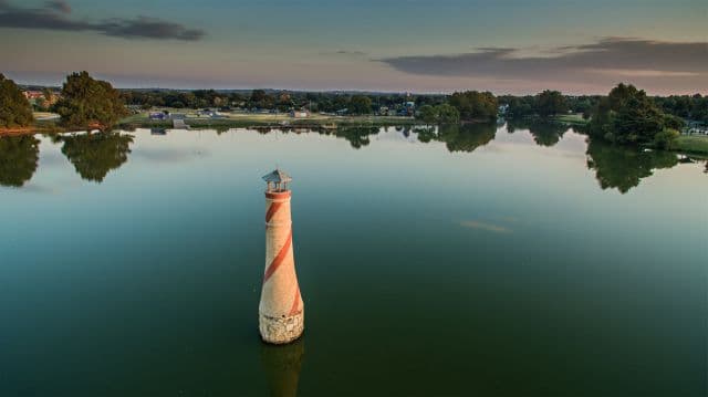 El evento contará con camiones de comida y vendedores que servirán parrilladas, hamburguesas, tacos, aguas frescas y más.